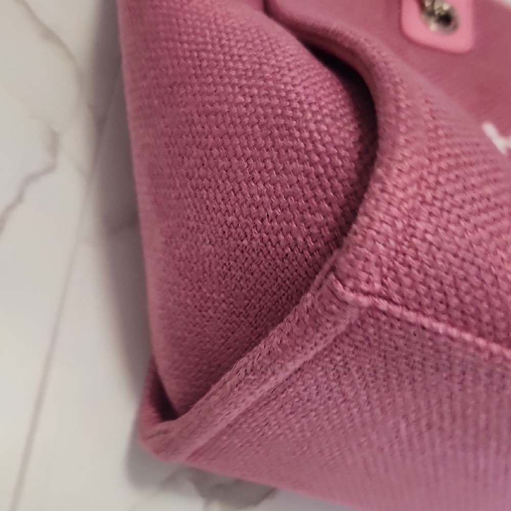 ‘Looks like Chanel Pink Canvas Tote Bag’ - 31 Rue Cambon Paris - Picture 7 of 11